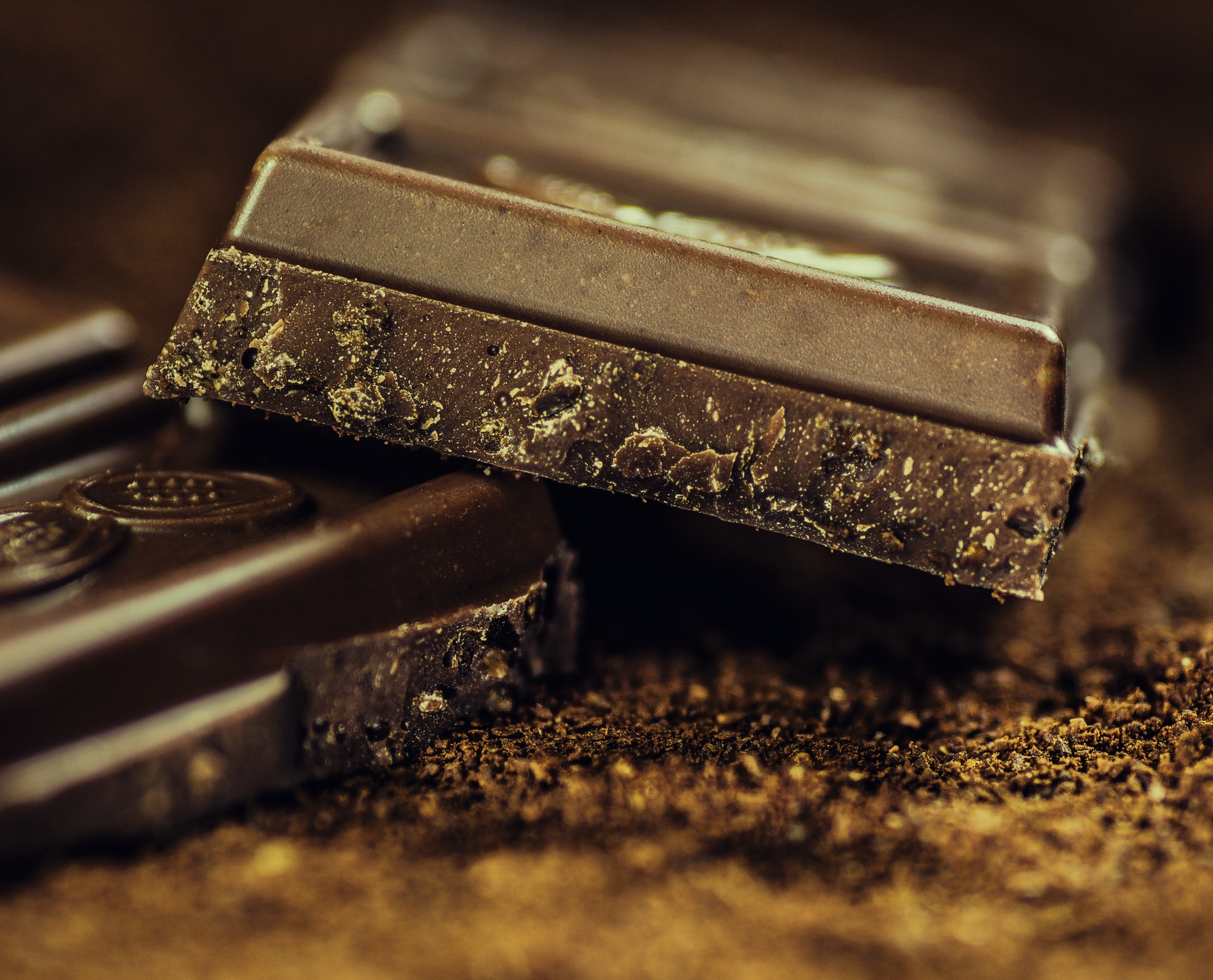 Chololate lovers how una dey? These Are The 8 Surprising Health Benefits of Eating Chocolates