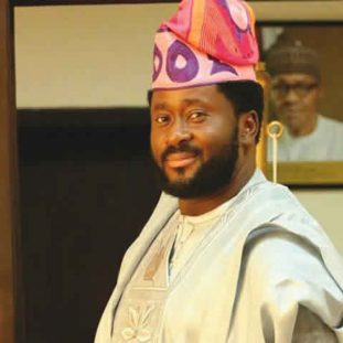 10 Things You Probably Did not Know About Desmond Elliot