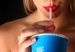 You Look Older Than Your age Because of These 5 Habits That You Are Not Realizing