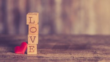 Follow These 10 Easy Ways to Say “I Love You” To Your Kids and Thanks Us Later